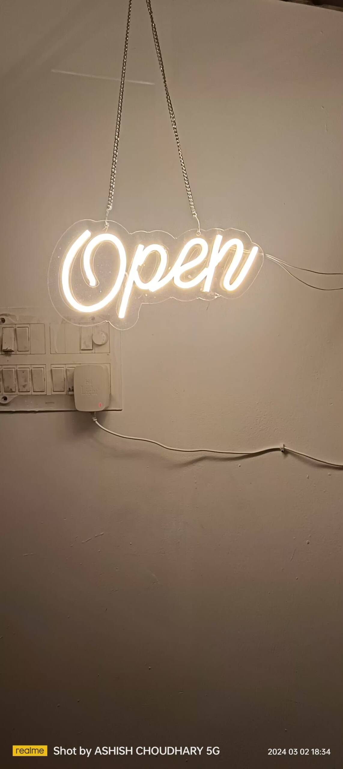 Neon 8
