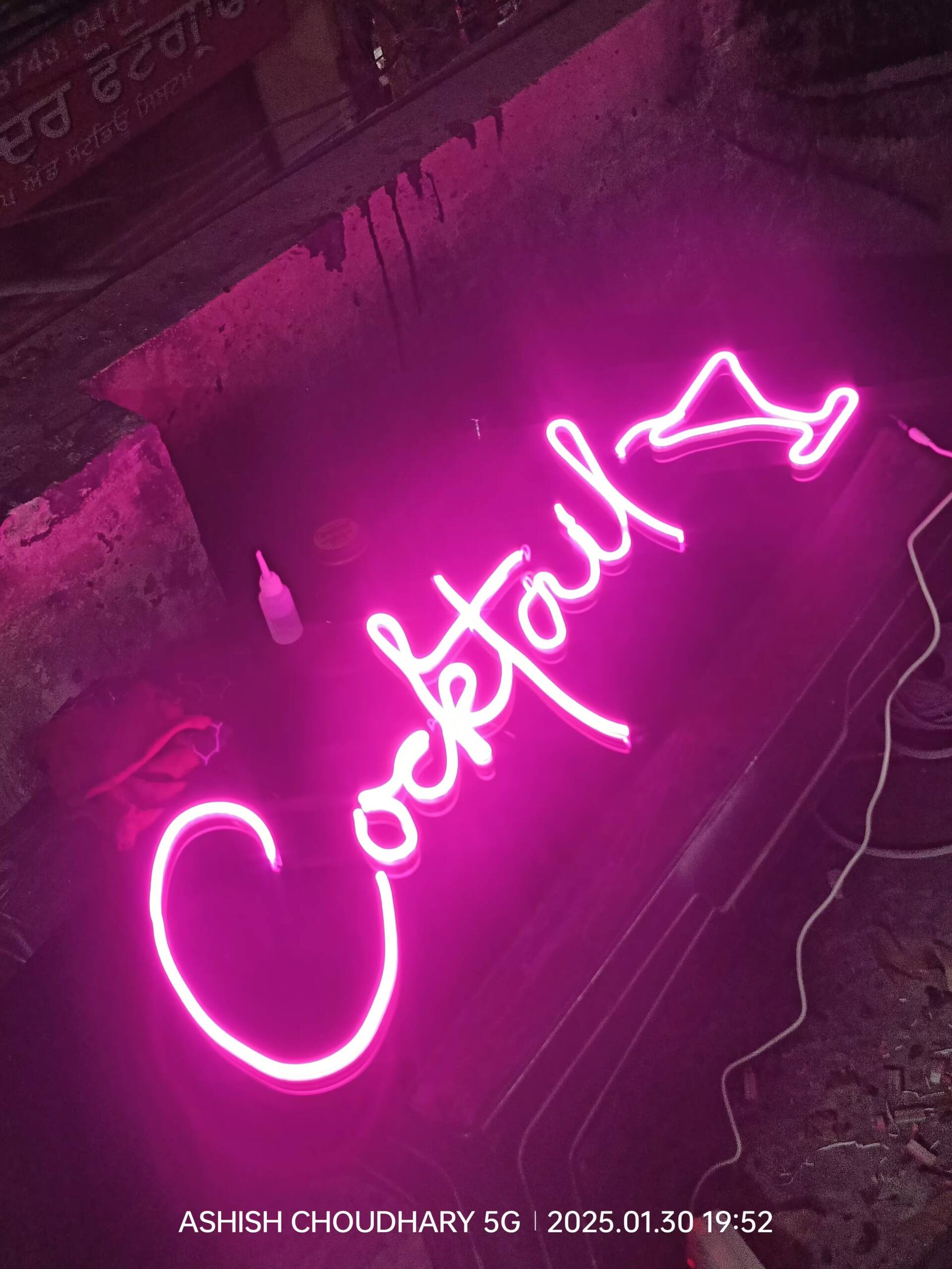 Neon 19
